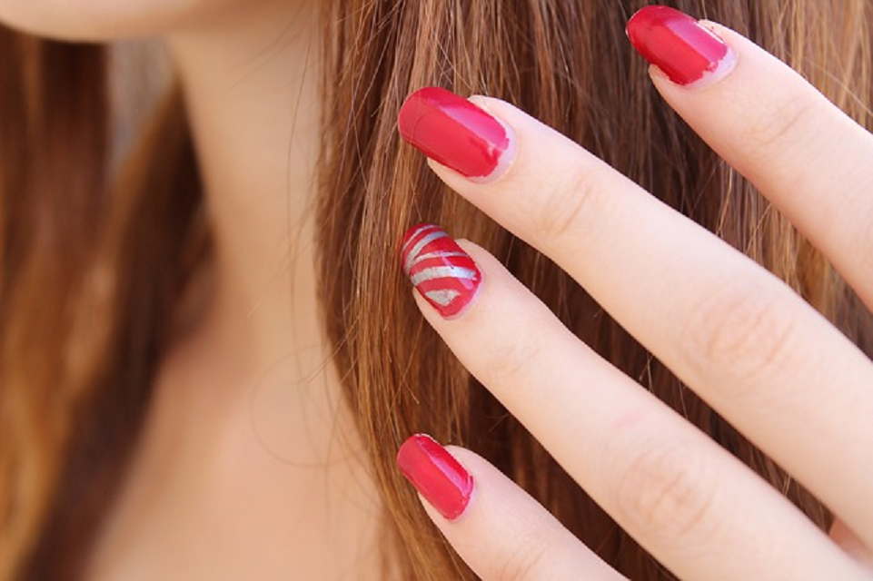 How to Make a Holistically Healthy Nail Polish
